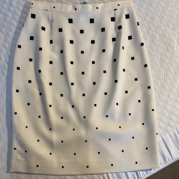 Vintage Versace100% Fine Wool Suit (Jacket & Skirt) Euro Size 44 GUC - Picture 10 of 16